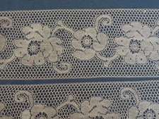 Large dentelle fine d'occasion Large dentelle fine d'occasion  Saint-Caprais-de-Bordeaux
