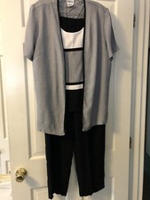 Lot women pants for sale  Ashland