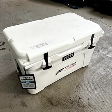 Forza Horizon 4 Press Kit YETI Tundra 45 Hard Cooler comprar usado  Enviando para Brazil