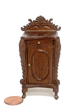 MESA DE CABECEIRA MINIATURA PARA CASA DE BONECAS BESPAQ COM NOVO ACABAMENTO EM NOGUEIRA comprar usado  Enviando para Brazil