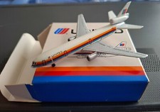 600 united airlines for sale  UK