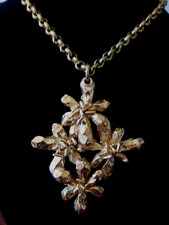 Collier signé stephanie d'occasion  Elven