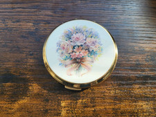 Stratton white floral for sale Stratton white floral for sale  CANVEY ISLAND