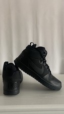 Nike court borough for sale  WELLINGBOROUGH