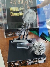2022 LasV Aces WNBA Championship Trophy & Ring Vitrine Anel Tamanho 11 comprar usado 2022 LasV Aces WNBA Championship Trophy & Ring Vitrine Anel Tamanho 11 comprar usado  Belo Horizonte