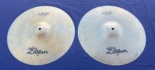 Vintage Zildjian A New Beat 14 Polegadas Hi-hat Par Parte Superior e Inferior Ótima Forma, usado comprar usado Vintage Zildjian A New Beat 14 Polegadas Hi-hat Par Parte Superior e Inferior Ótima Forma, usado comprar usado  Enviando para Brazil