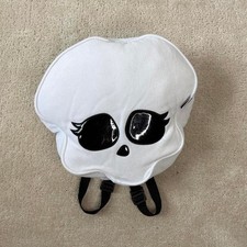 Mochila de pelúcia Monster High 2011 caveira travesseiro grande Mattel comprar usado Mochila de pelúcia Monster High 2011 caveira travesseiro grande Mattel comprar usado  Enviando para Brazil