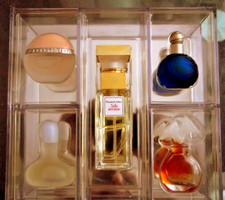 Petite parfumerie vetrinetta usato  Palermo
