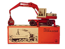 Poclain 90p escavatore usato Poclain 90p escavatore usato  Torino