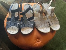 Two pairs cushion for sale  GREAT YARMOUTH