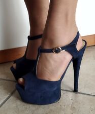 Sandali sexy blu usato  Vittuone
