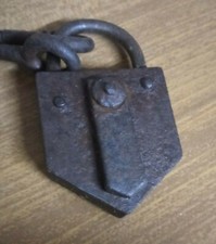 Antico lucchetto chiodi usato  Italia