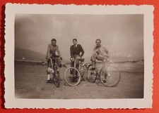Photo tre uomini usato  Pistoia