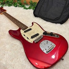 Chitarra elettrica mustange usato  Spedire a Italy