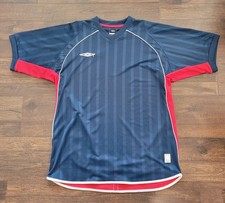 Camiseta Umbro azul gola V manga curta 100% poliéster tamanho XL, usado comprar usado  Enviando para Brazil