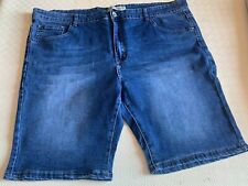 Pantaloni jeans corti usato  Castelnuovo del Garda