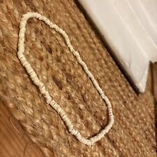 Pequeno colar havaiano vintage com concha de puca puka 17 pol. elástico. Sem fecho comprar usado  Enviando para Brazil