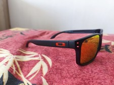 Lunettes soleil oakley d'occasion  Culan