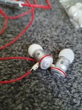 Słuchawki Beats By Dr. Dre urBeats Monster -Białe/Czerwone W bardzo dobrym stanie na sprzedaż  Wysyłka do Poland