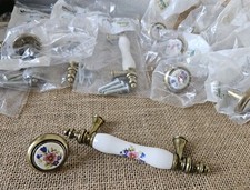 NOVO! Lote antigo de 12 puxadores e botões florais de porcelana de latão Amerock + 4 extras = 16 comprar usado  Enviando para Brazil
