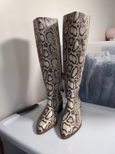 Botas femininas Vince Camuto marrom/castanho estampa de cobra COURO Beaanna altura do joelho  comprar usado Botas femininas Vince Camuto marrom/castanho estampa de cobra COURO Beaanna altura do joelho  comprar usado  Enviando para Brazil