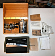 Abu Garcia Ambassadeur 3500CA Limited #2749 Carretel em Caixa de Madeira com Pé Garrafa #07007 comprar usado  Enviando para Brazil