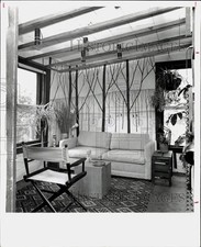 1976 Press Photo sofá para sala de estar que funciona como cama à noite. - HPA12527, usado comprar usado  Enviando para Brazil