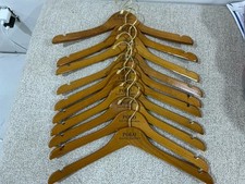 LOTE de 10 cabides curvos de madeira marrom para loja de varejo POLO Ralph Lauren comprar usado  Enviando para Brazil