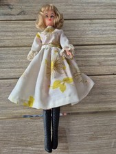 Ancienne poupée barbie d'occasion  Gueux