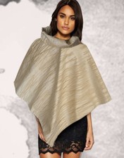 Mantella online beige usato  Milano