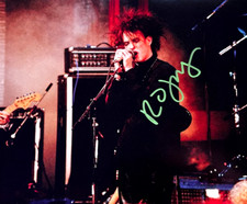 Robert smith autografo usato  Spedire a Italy