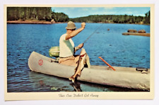 Cartão postal vintage This One Didn't Get Away homem em barco a motor com peixes grandes comprar usado  Enviando para Brazil