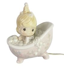 Estatueta Precious Moments Night Light '85 He Cleansed My Soul menina banho de espuma comprar usado  Enviando para Brazil