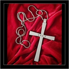 Collana croce ozzy usato  Spedire a Italy