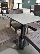 Tavolo esterno con usato  Aquileia