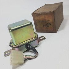 Voltage regulator fits d'occasion  Expédié en Belgium