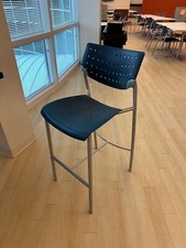 Bar height chairs for sale  Cleveland