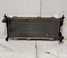 Radiatore per opel usato  Rimini