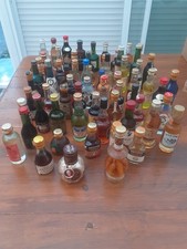 Lot mignonnettes alcool d'occasion  Bordeaux-