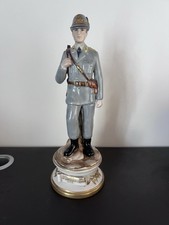 Piccola statua porcellana usato  Pescara
