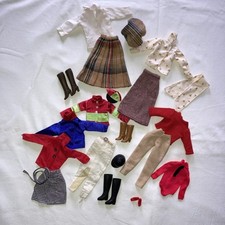 Barbie lot tenues d'occasion  Saint-Gilles-Croix-de-Vie