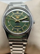 Usado, Relógio de pulso masculino Seiko 5 automático mostrador verde dia/data 17 joias aço inoxidável comprar usado  Enviando para Brazil