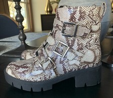 Women 8.5 brown for sale  Lake in the Hills