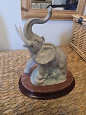 Nao lladro trumping for sale  SWINDON