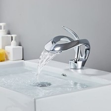 Waterfall bathroom sink d'occasion  Expédié en Belgium