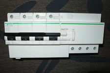 Disjoncteur differentiel tetra d'occasion  Barr