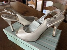 Belle aqua wedding for sale  GILLINGHAM