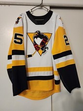 Wbs penguins almari for sale  Milbank