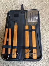 Conjunto de grelha Toyota ferramentas para churrasco aço inoxidável 4 peças em estojo preto fecho com zíper NOVO comprar usado  Enviando para Brazil