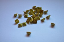 Borchie piramidali plastica usato  Arezzo